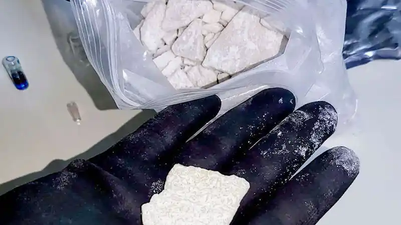 Detuvieron a un farmacéutico con miles de dosis de éxtasis que iba a vender en Entre Ríos
