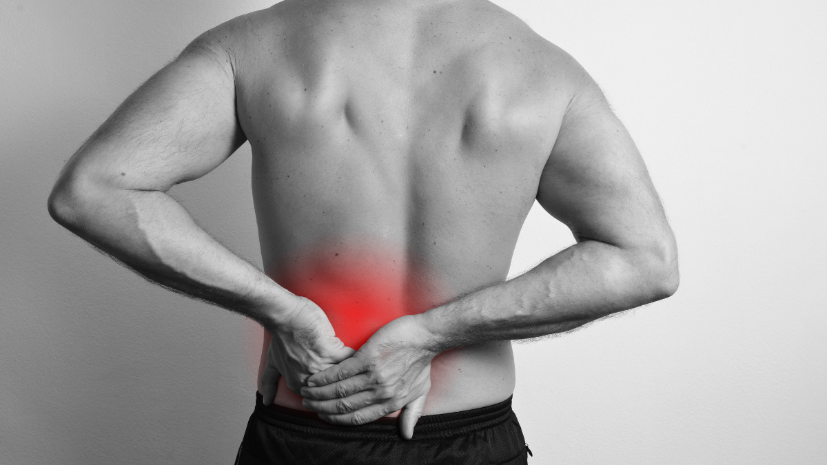 Con este ejercicio no te dolerá la espalda y podrás trabajar tu abdomen/ DeporteGlam