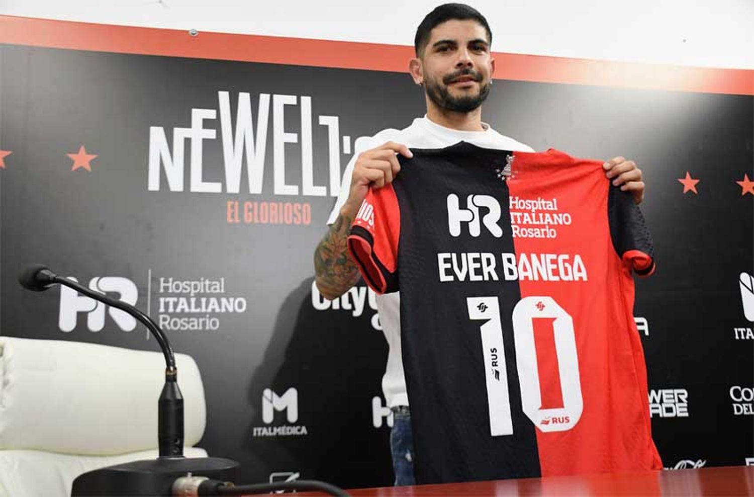 Ever Banega: «No es una revancha, siempre tuve el deseo de volver al club del que soy hincha»