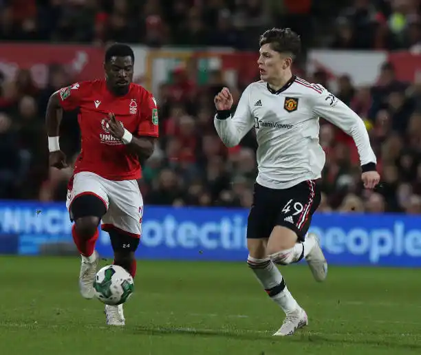 Manchester United goleó y se metió en semifinales