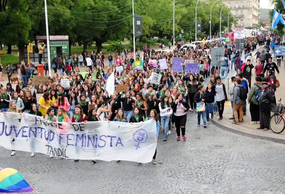 Una multitud se movilizó en el 8 M