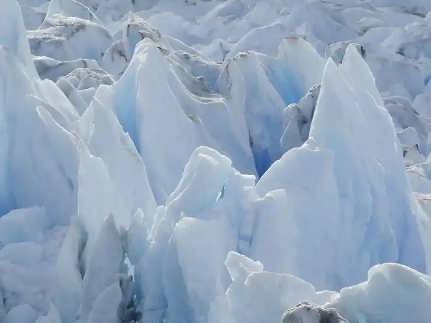Greenpeace rechazó el intento de modificar la Ley de Glaciares y advirtió riesgos para las fuentes de agua dulce. Foto: Martin Katz / Greenpeace