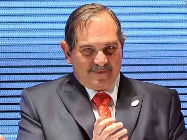 Le dieron la prisión domiciliaria al ex gobernador tucumano que fue condenado por abusar sexualmente de su sobrina.