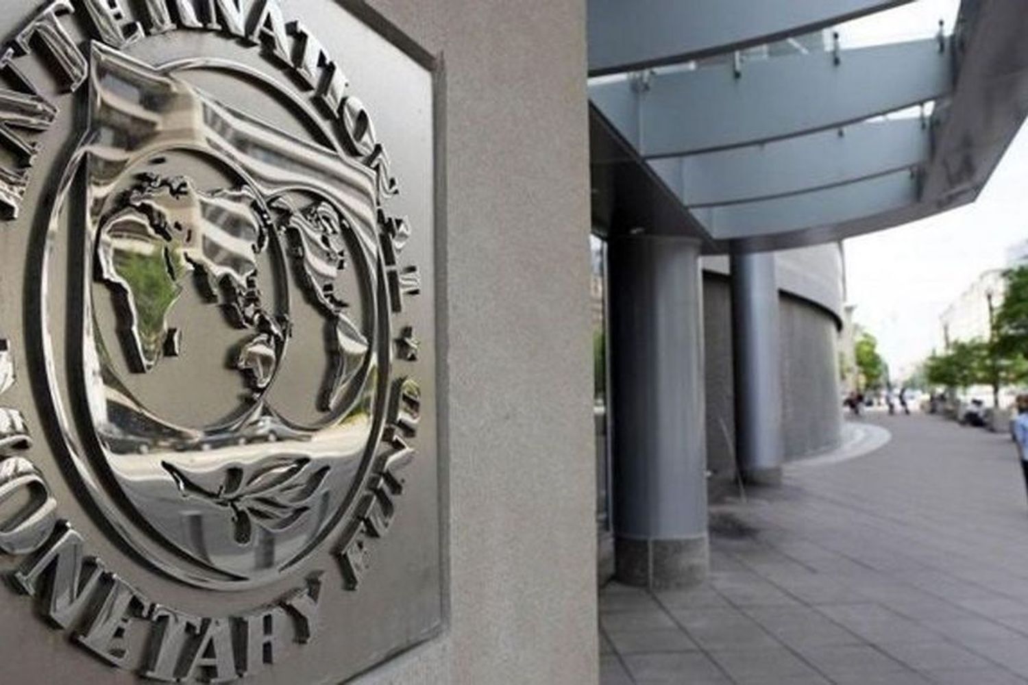 A contrarreloj para cerrar un acuerdo, arrancaron las reuniones entre el FMI y el Gobierno