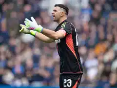 Por qué el Manchester United decidió no contratar al Dibu Martínez