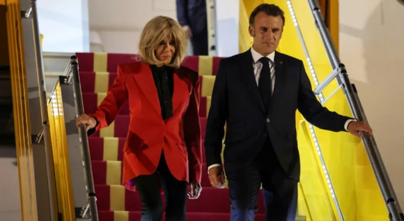 Macron desmiente la viral «pelea» con su mujer: «Estábamos bromeando»