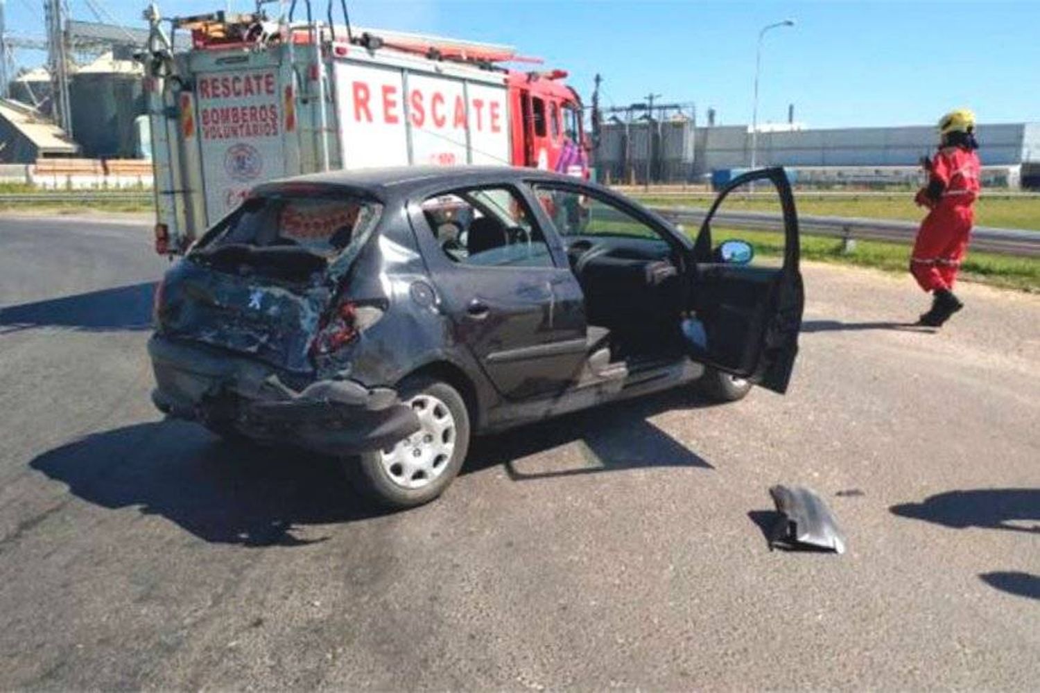 Viajaban rumbo a Colón, cuando su auto fue impactado por un camión, al tomar una rotonda