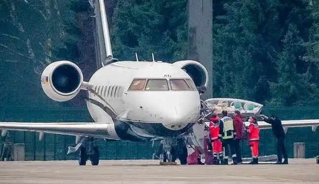 El líder opositor ruso Navalny llegó en vuelo sanitario a Alemania