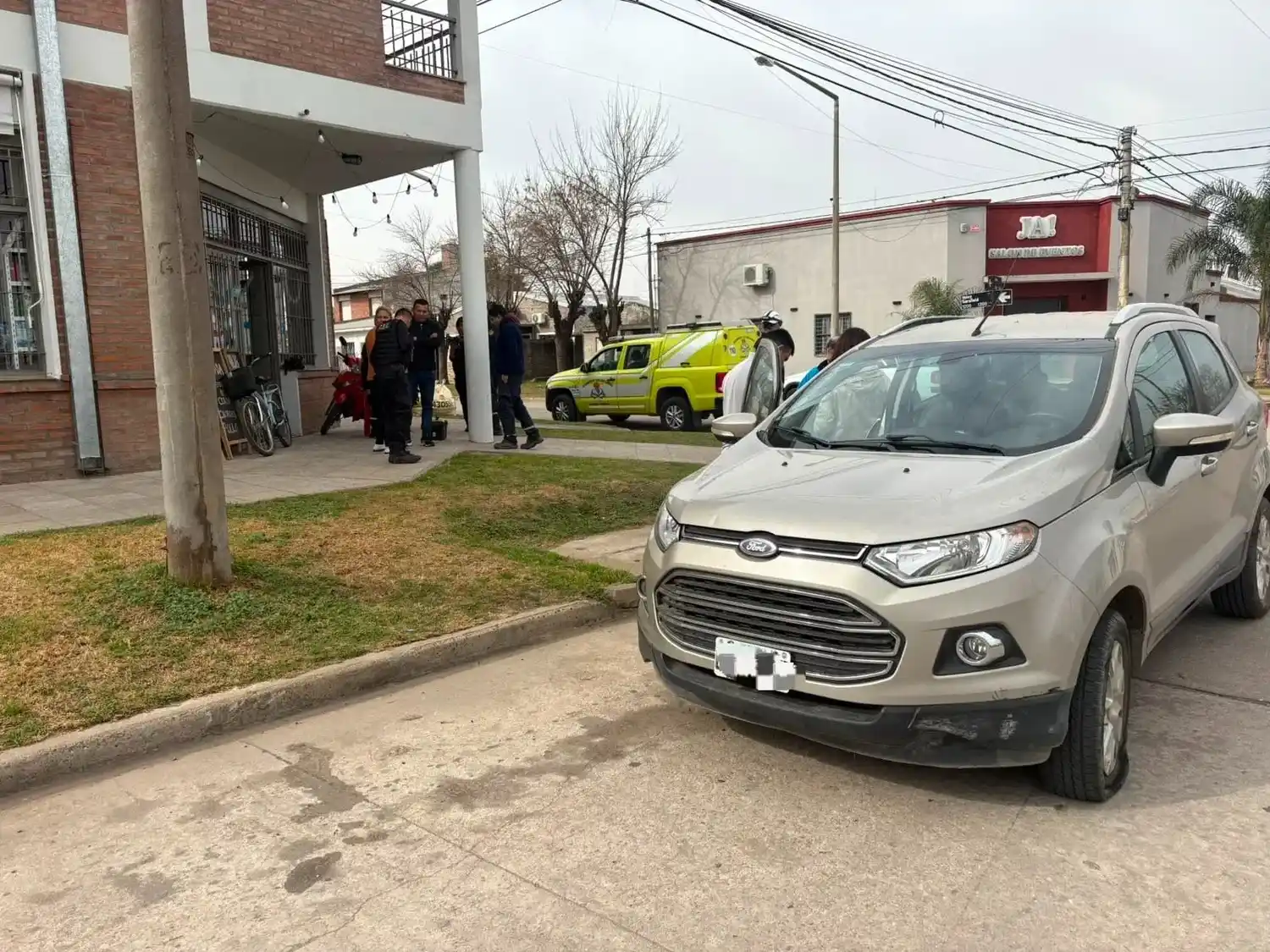 El accidente ocurrió este viernes al mediodía en la esquina de Junín y Vélez Sarsfield. Foto: BVVT