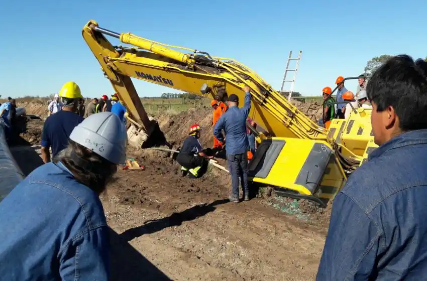 "Se derrumbó una de las paredes de la zanja de 5 metros"