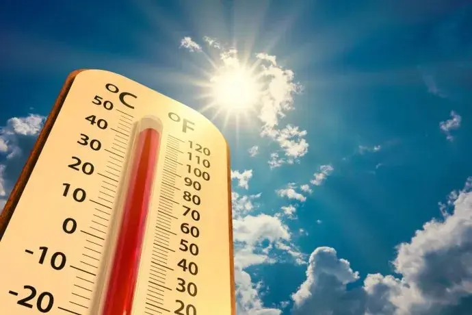 Jornada calurosa que superó los 40° de sensación térmica en el país este mediodía.