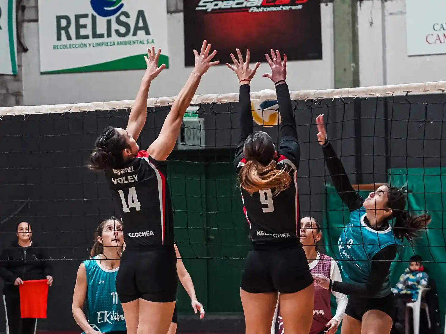 Huracán ‘A’ se ubica en lo más alto del torneo clausura femenino de voley