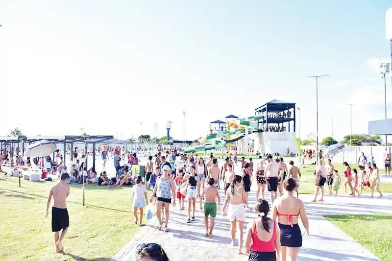 Más de cinco mil personas disfrutaron
del Parque Acuático el fin de semana