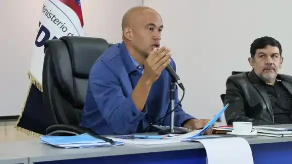 Ministro Héctor Rodríguez propone debatir sobre pertinencia de las tareas escolares