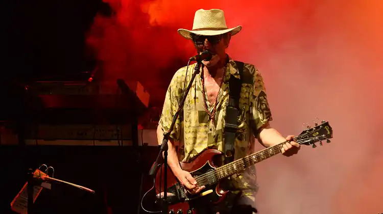 Lo mejor de Skay y Los Fakires en el Estadio Malvinas Argentinas