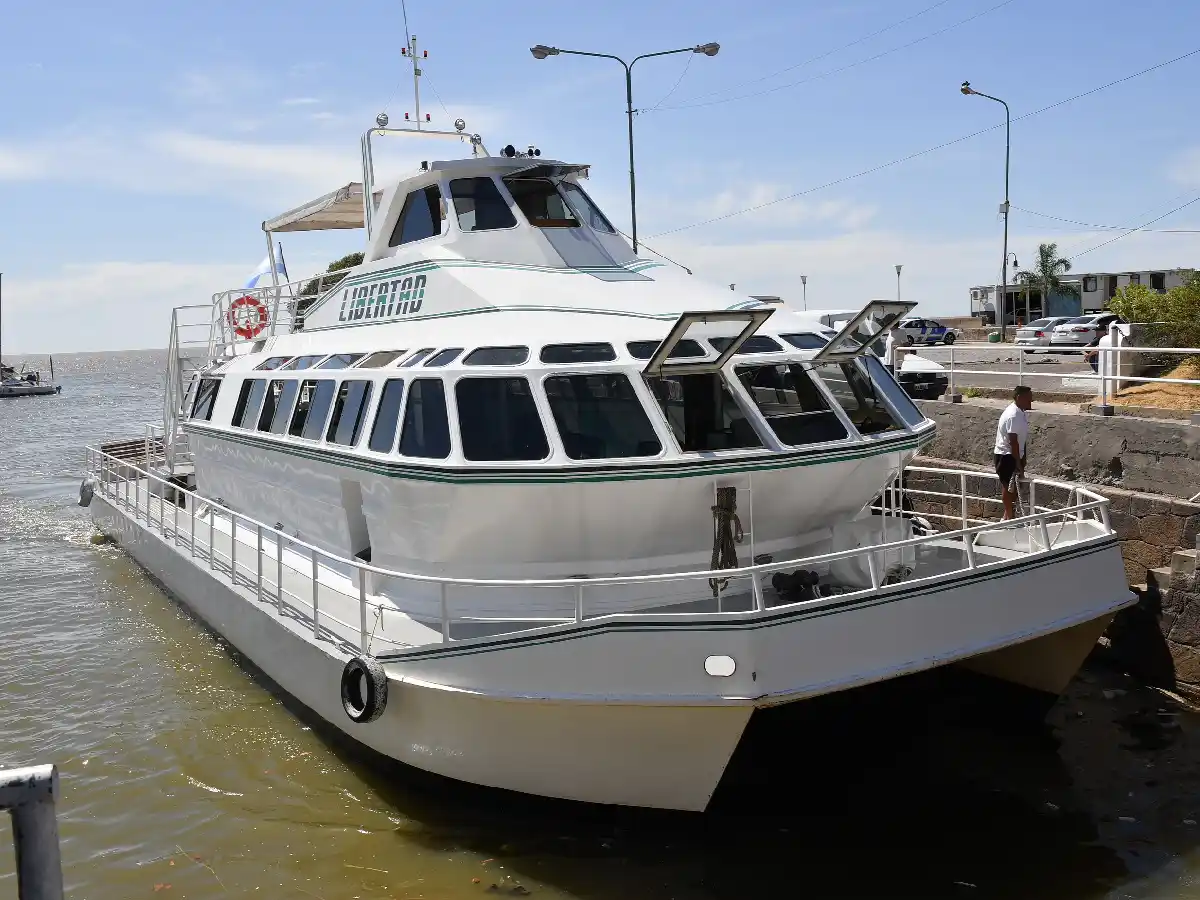 Siguen buscando al joven que cayó al Río Luján desde un barco