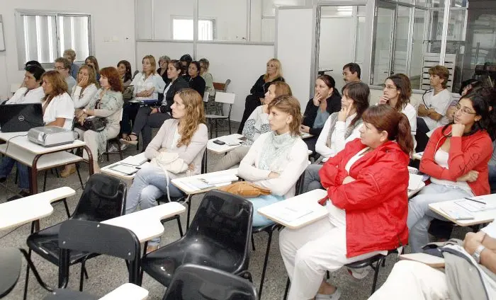 Rinden el examen de ingreso a enfermería