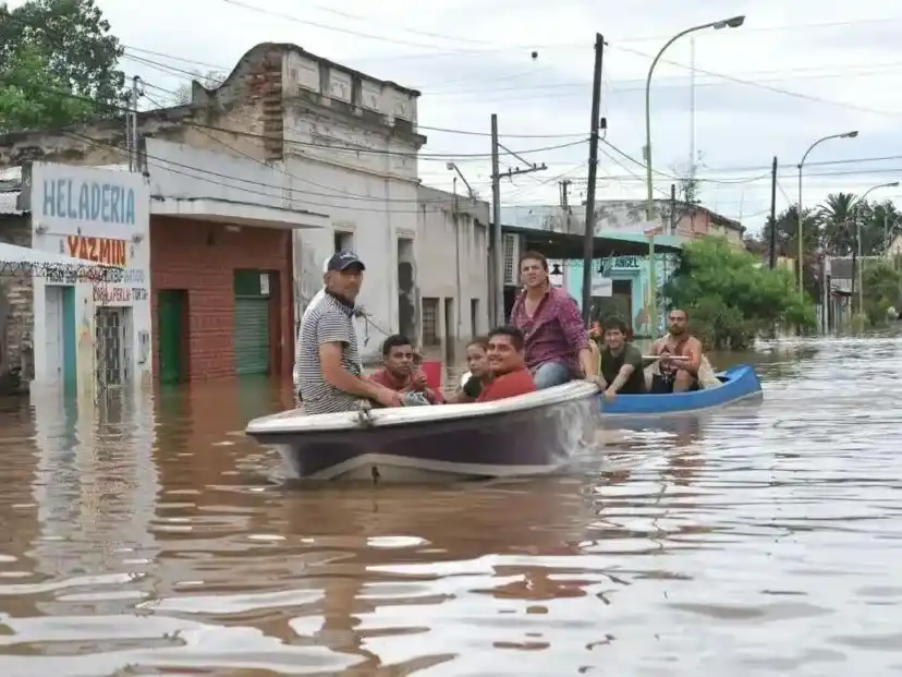 Las precipitaciones registraron unos 170 milímetros en las últimas jornadas, mientras que unos 15.000 vecinos fueron evacuados, aunque 4.500 pertenecen a la localidad de La Madrid.