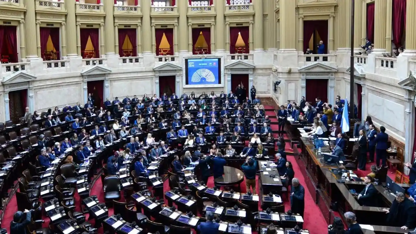 Diputados: con el apoyo de bloques aliados, LLA logró frenar la sesión en la que la oposición buscaba interpelar a Adorni