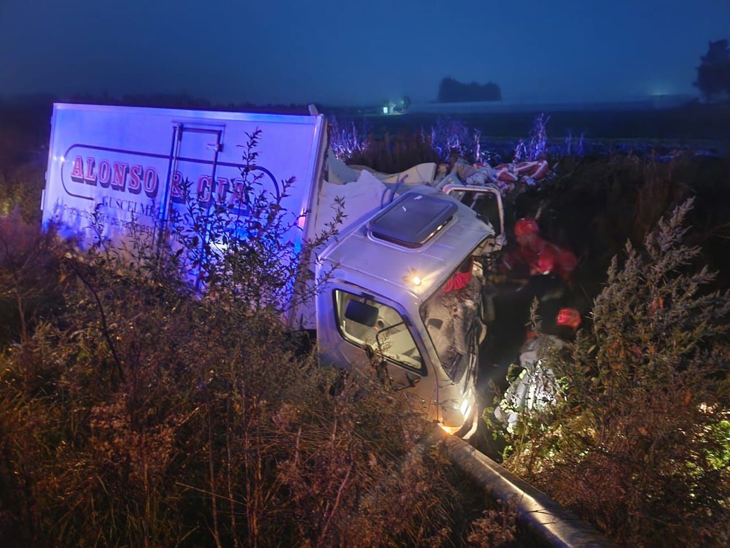 Conductor se fracturó la pierna tras despiste en Camino de San Francisco