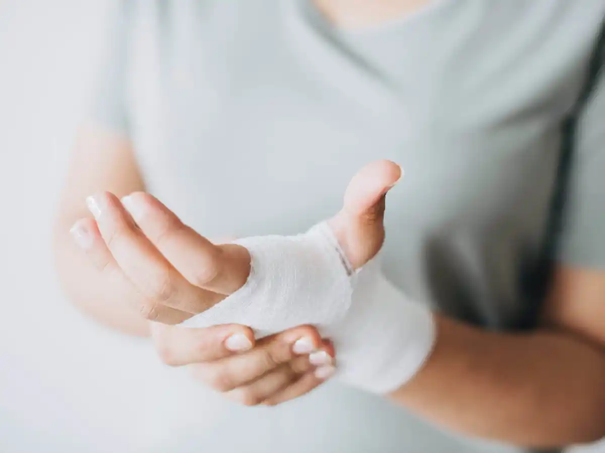 Uno de cada 4 adultos mayores de 40 años se fractura la muñeca