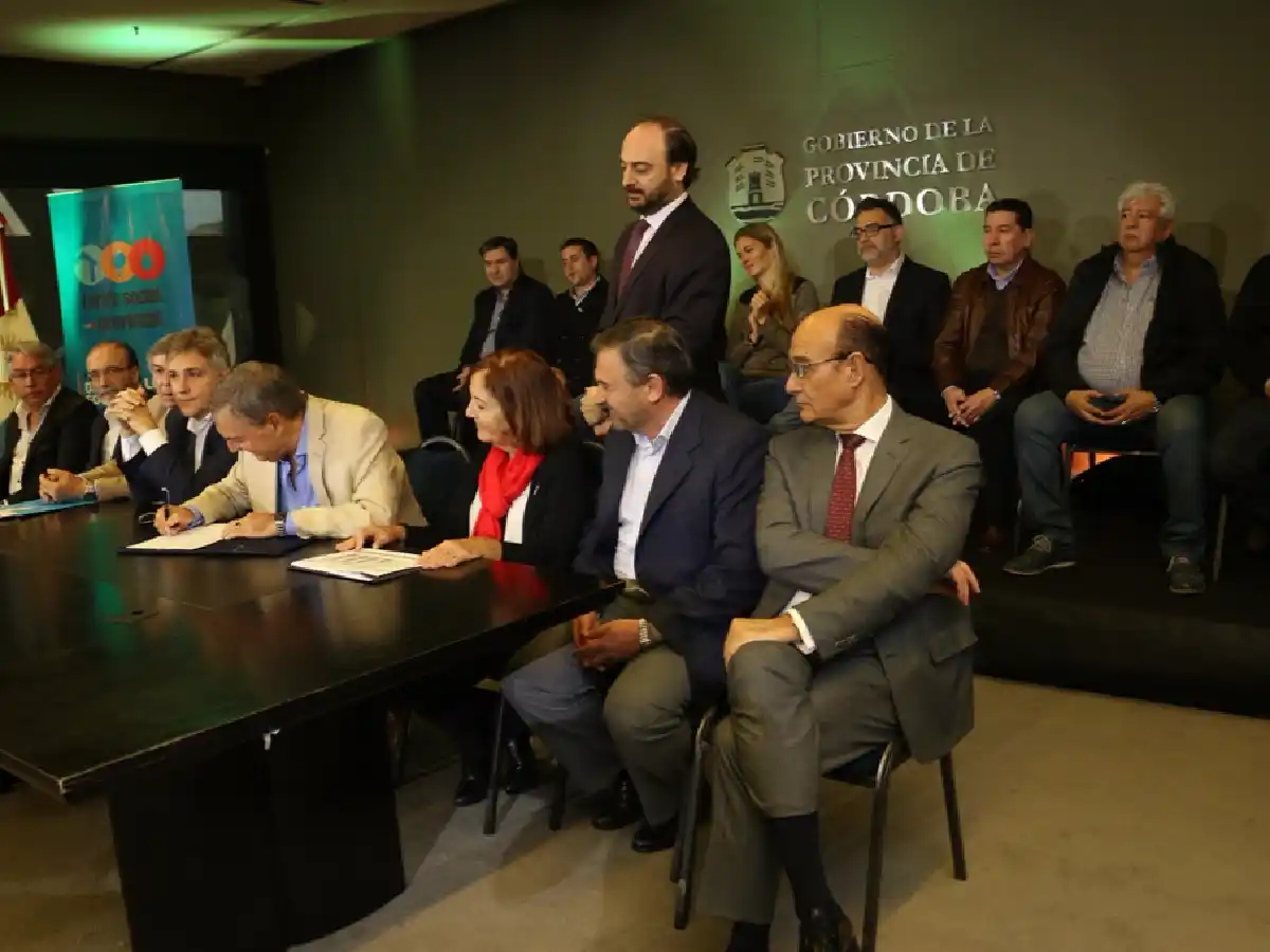 El gobierno de Córdoba anunció un nuevo sistema de tarifa social que beneficiará a 230 mil familias
