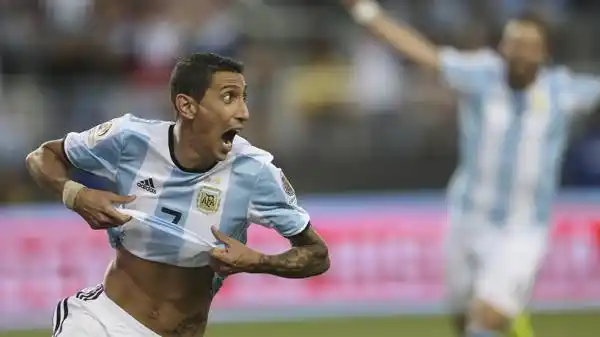 Argentina venció a Chile en el debut en la Copa América