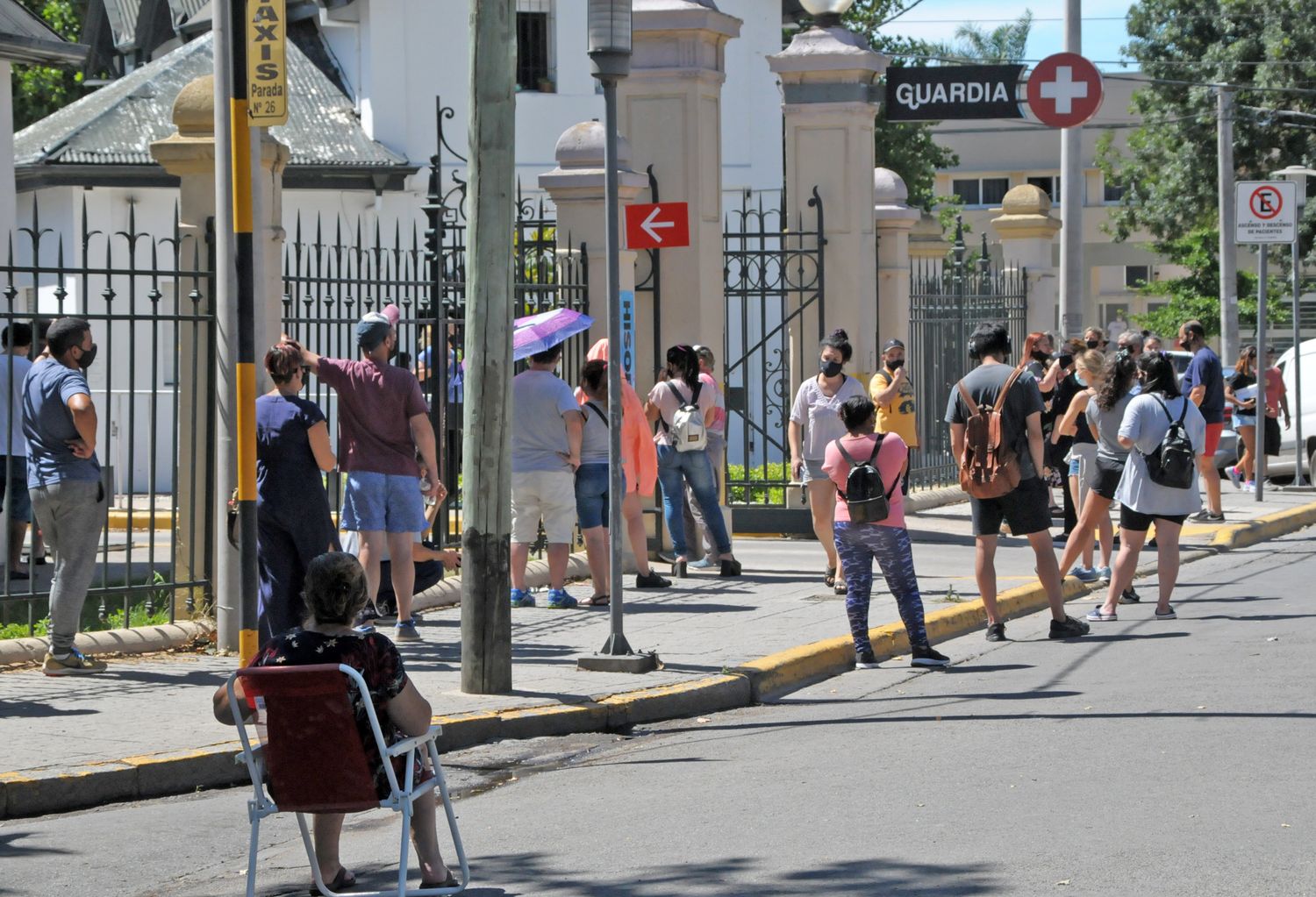 Explotó la demanda tras Año Nuevo y se registraron tres cuadras de cola para hisoparse