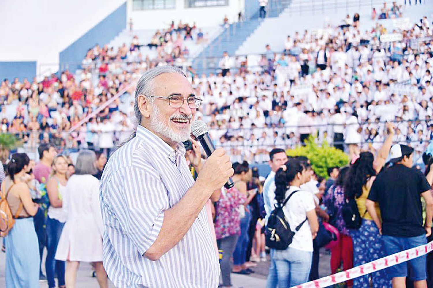 Con la participación de cientos de estudiantes,
finalizó Las escuelas cantan a la Navidad en capital