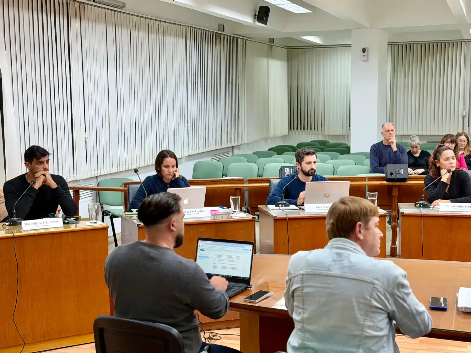 Los concejales analizaron cambios para el plan de pavimentación junto a funcionarios y vecinos - 2