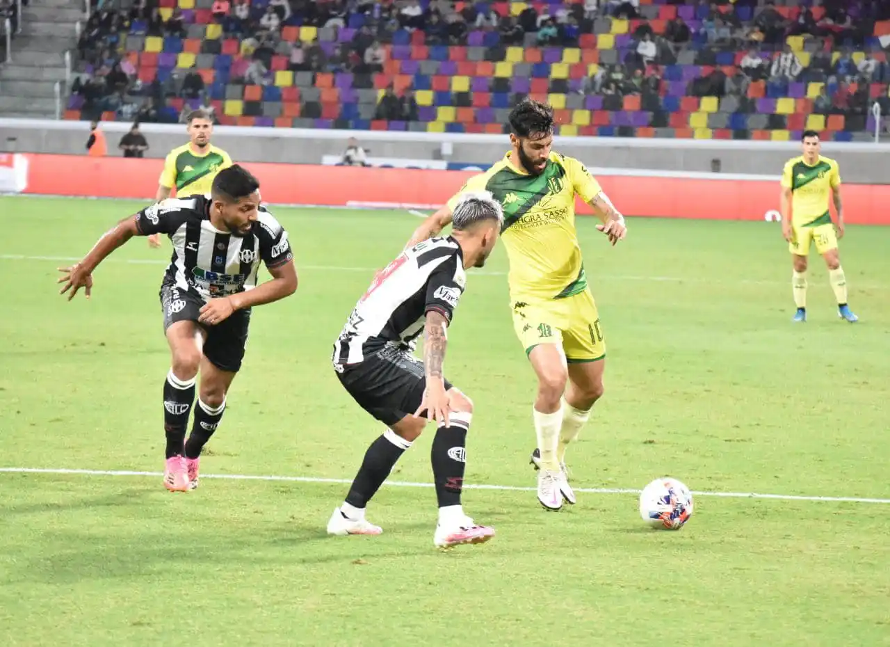 La suerte (y Devecchi) está del lado de Aldosivi