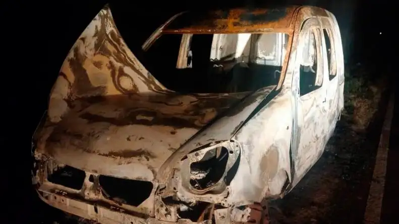 Incendiaron una camioneta en Recreo