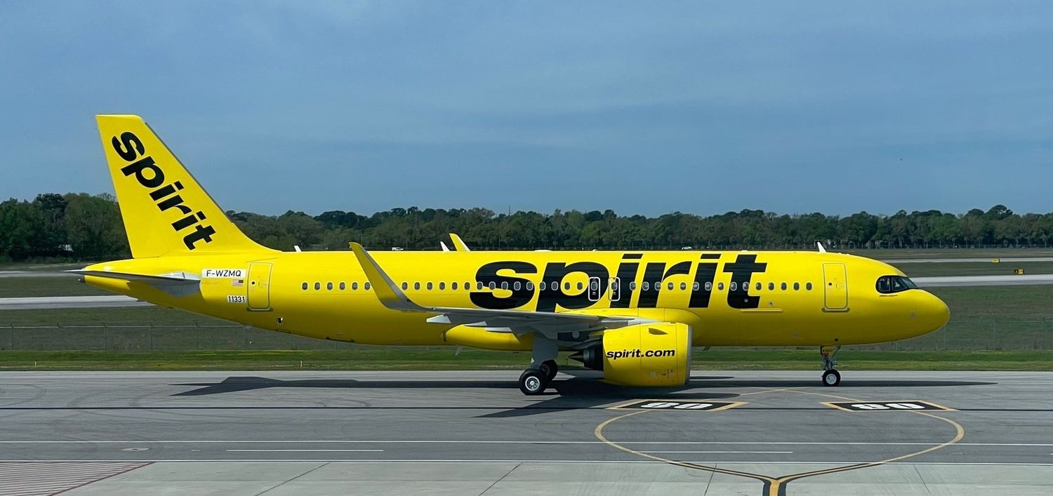 Spirit Airlines reduce personal y ofrece retiros a sus empleados