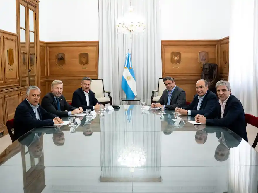 El Gobierno inauguró en Casa Rosada la mesa federal de gobernadores con Frigerio, Cornejo y Zdero