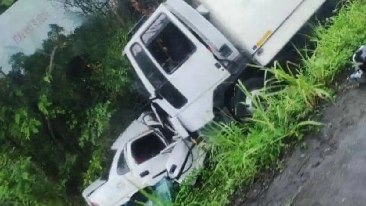 Aparatoso accidente acaba con la vida de 4 personas en la vía Tacarigua-Higuerote