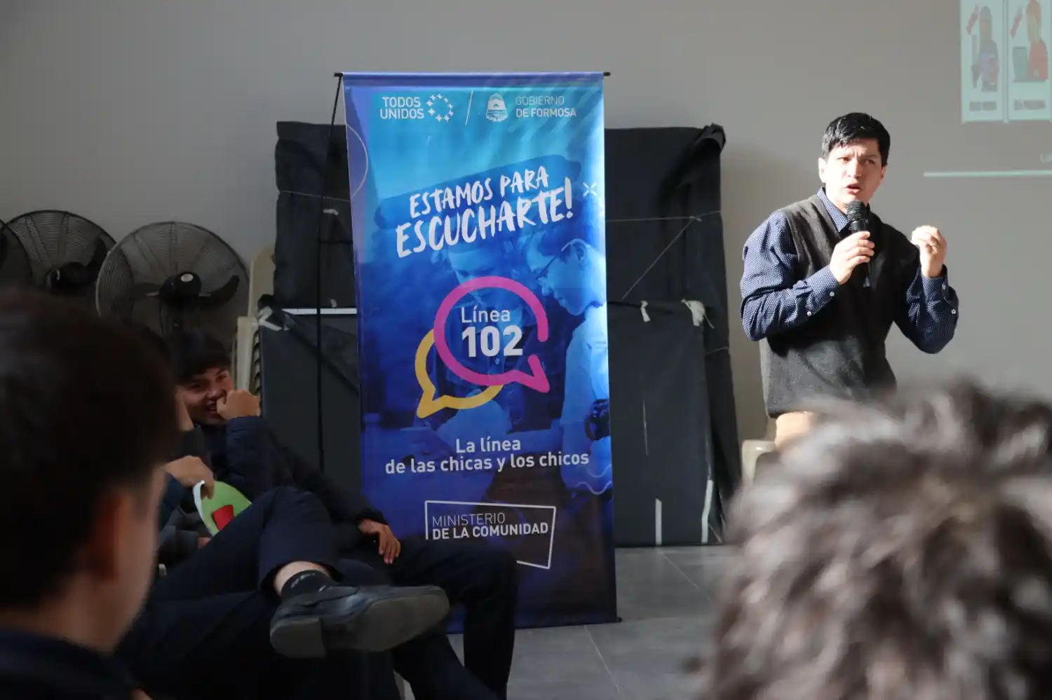 Línea 102: refuerzan la concientización sobre los riesgos digitales