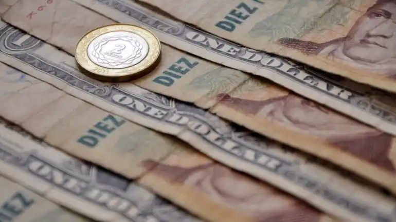 Cotización del dólar: Bajó nuevamente el blue y el oficial sigue estable