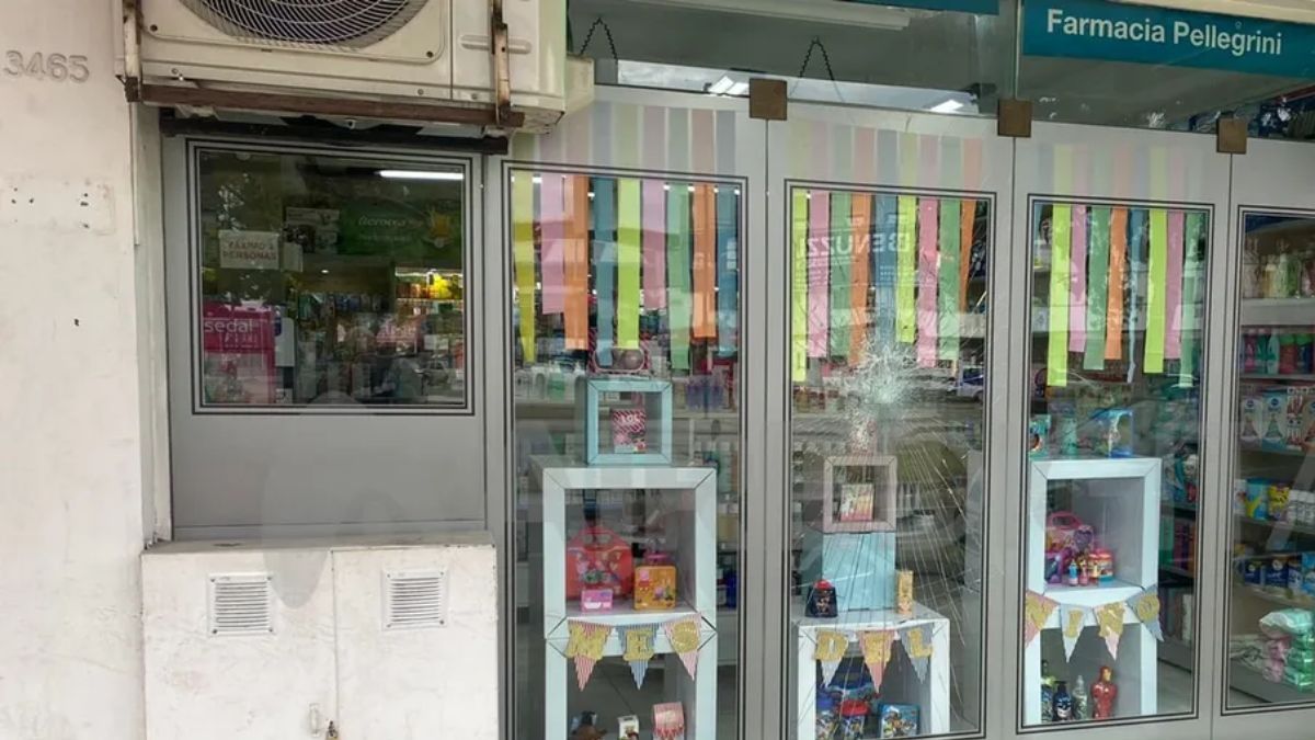 Un detenido por intento de robo y rotura de blíndex en farmacia de Boulevard al 3400