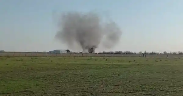 Las autoridades continúan investigando las causas del accidente.