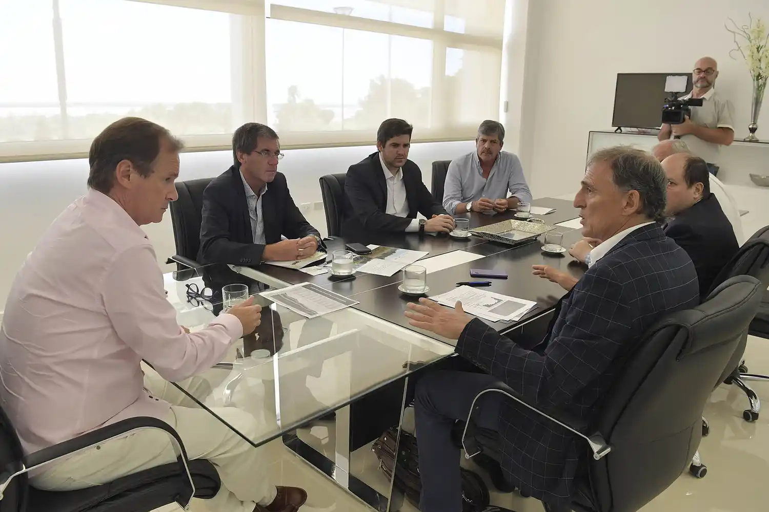 Productores arandaneros valoraron el impulso de Bordet al aeropuerto binacional en Concordia