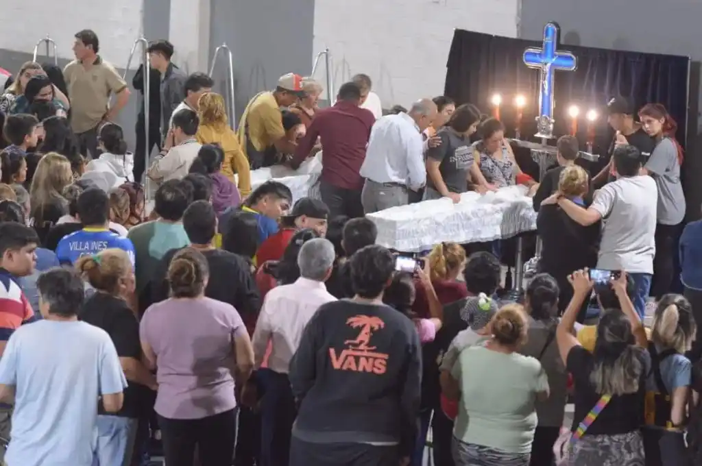 Despedida de Huguito Flores y esposa