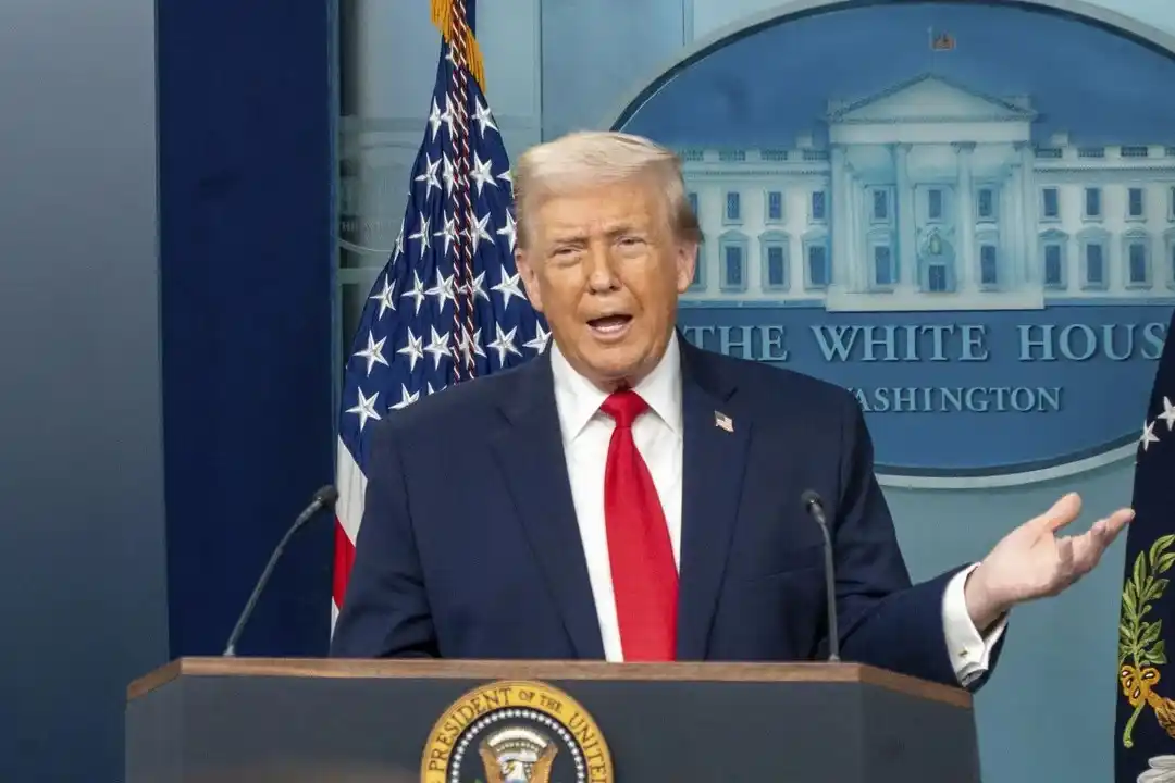 Trump aseguró que las conversaciones con irán "continúan" y que además "van muy bien".