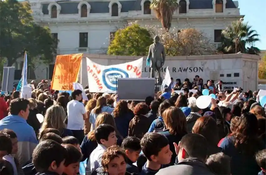 Escándalo con militantes «pro vida» que intentaron evitar que abortara una nena discapacitada violada