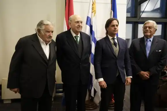 Uruguay recordó el 40 aniversario de un icónico acto por la democracia