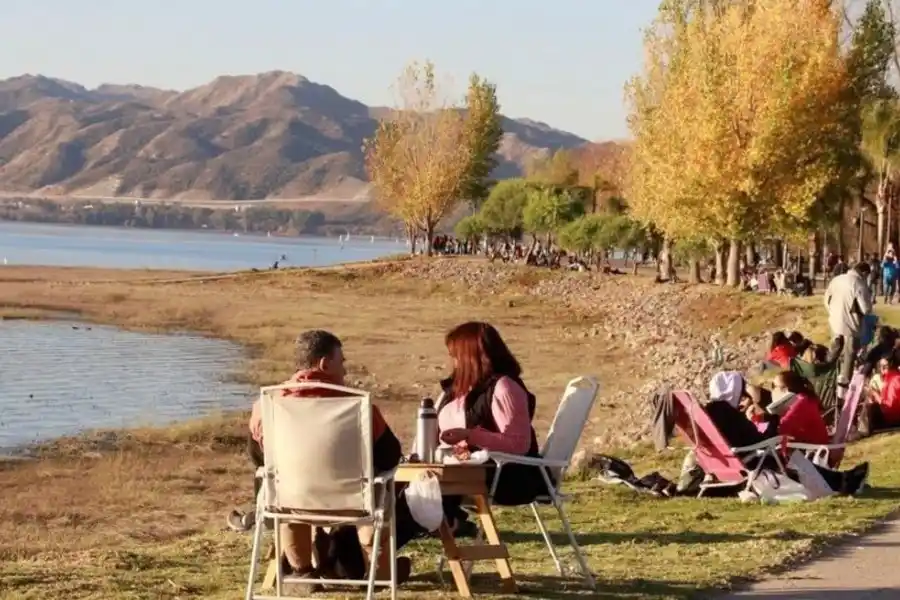 "Austero" fin de semana largo: cayó la cantidad de turistas y hubo menos consumo