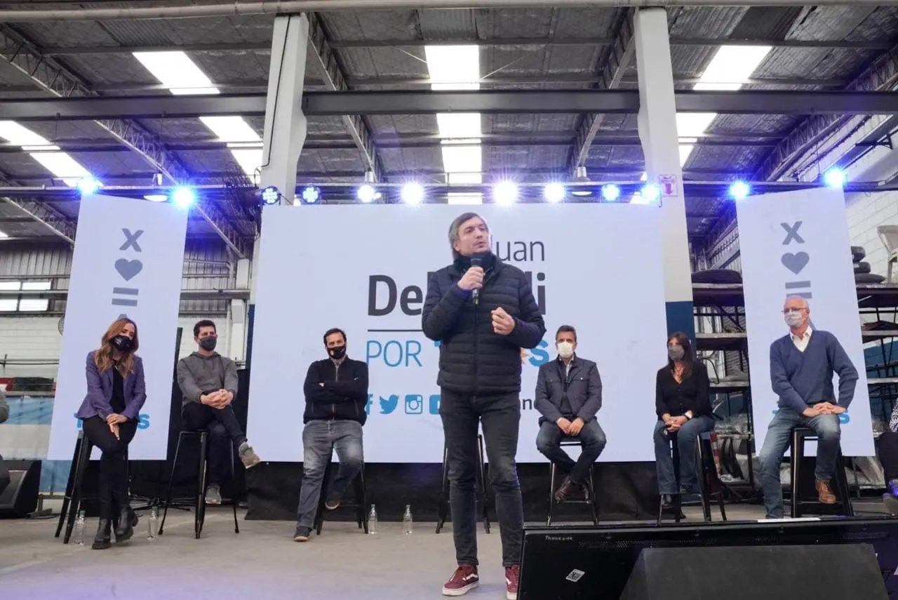 Máximo Kirchner en Tres de Febrero: "Todo parece insuficiente ante tanto dolor pero la Argentina va a salir adelante"