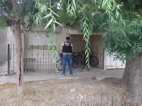 La PDI recuperó una moto robada en Nelson y secuestró una balanza con restos de cocaína