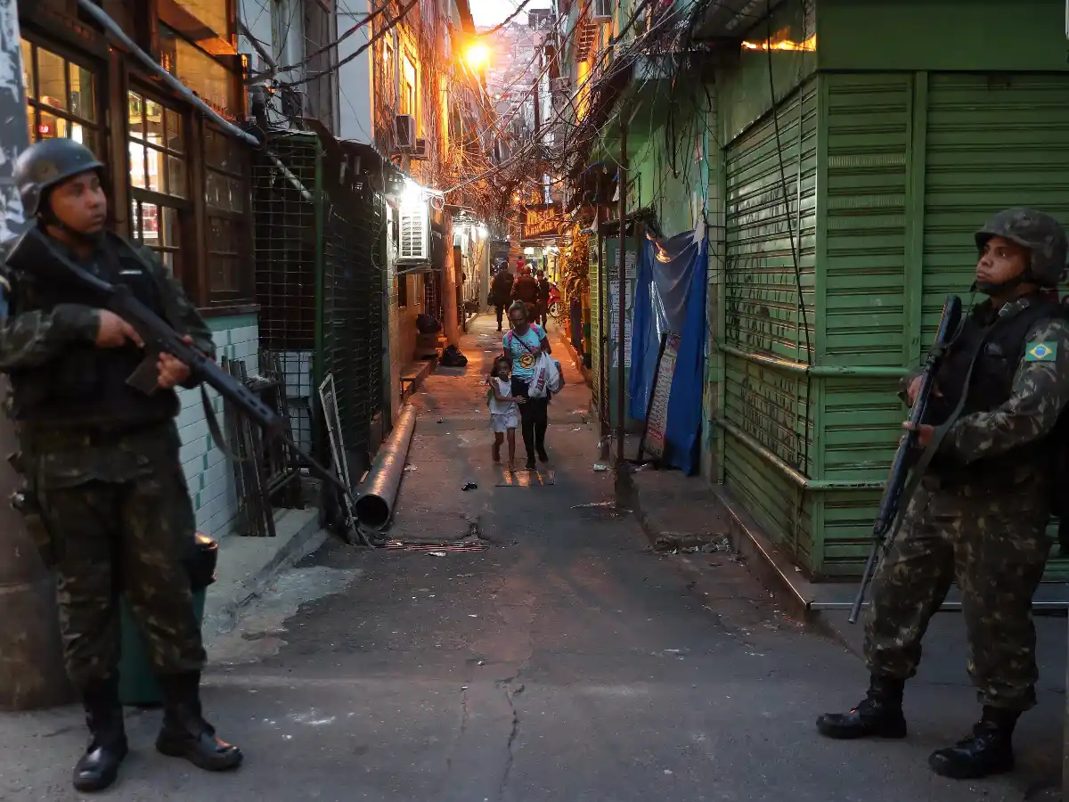 Rio: turista española muere por disparos de la policía en Rocinha 