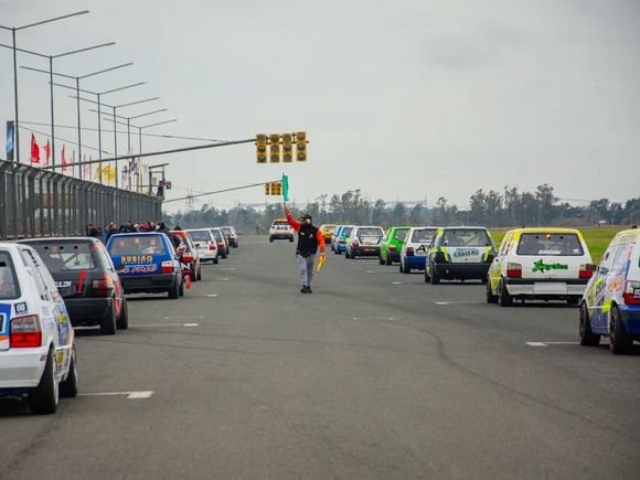 Gran espectáculo en San Nicolás: se corrió “La Gran Carrera del Año” del Car Show