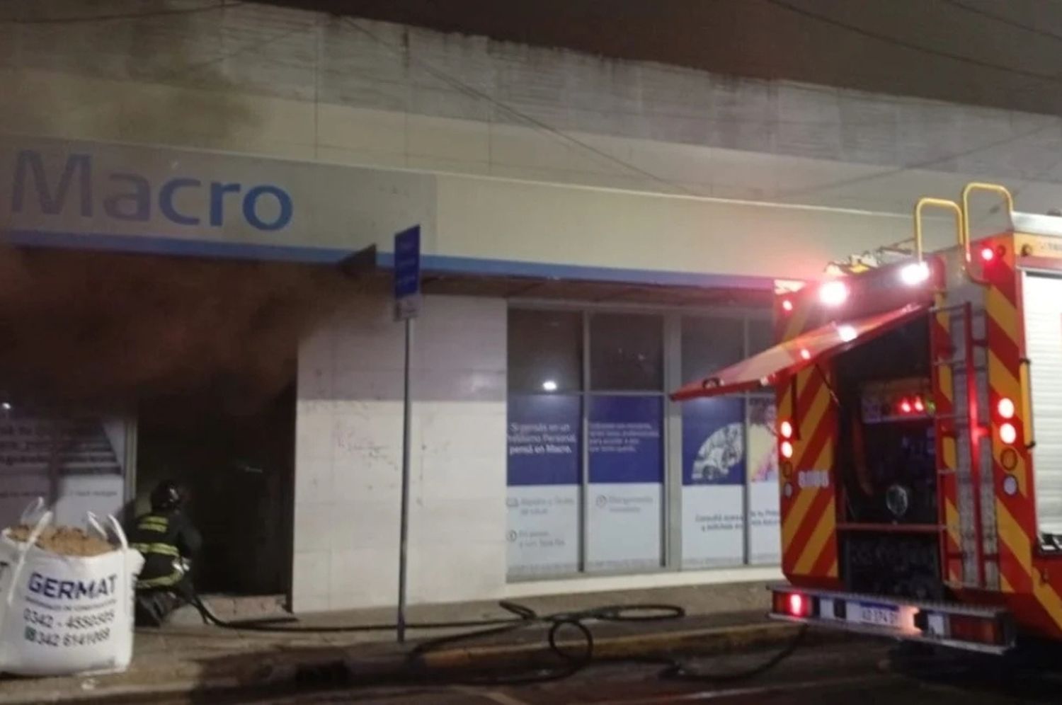 El foco ígneo se desarrolló en un ambiente ubicado en la parte trasera del edificio.